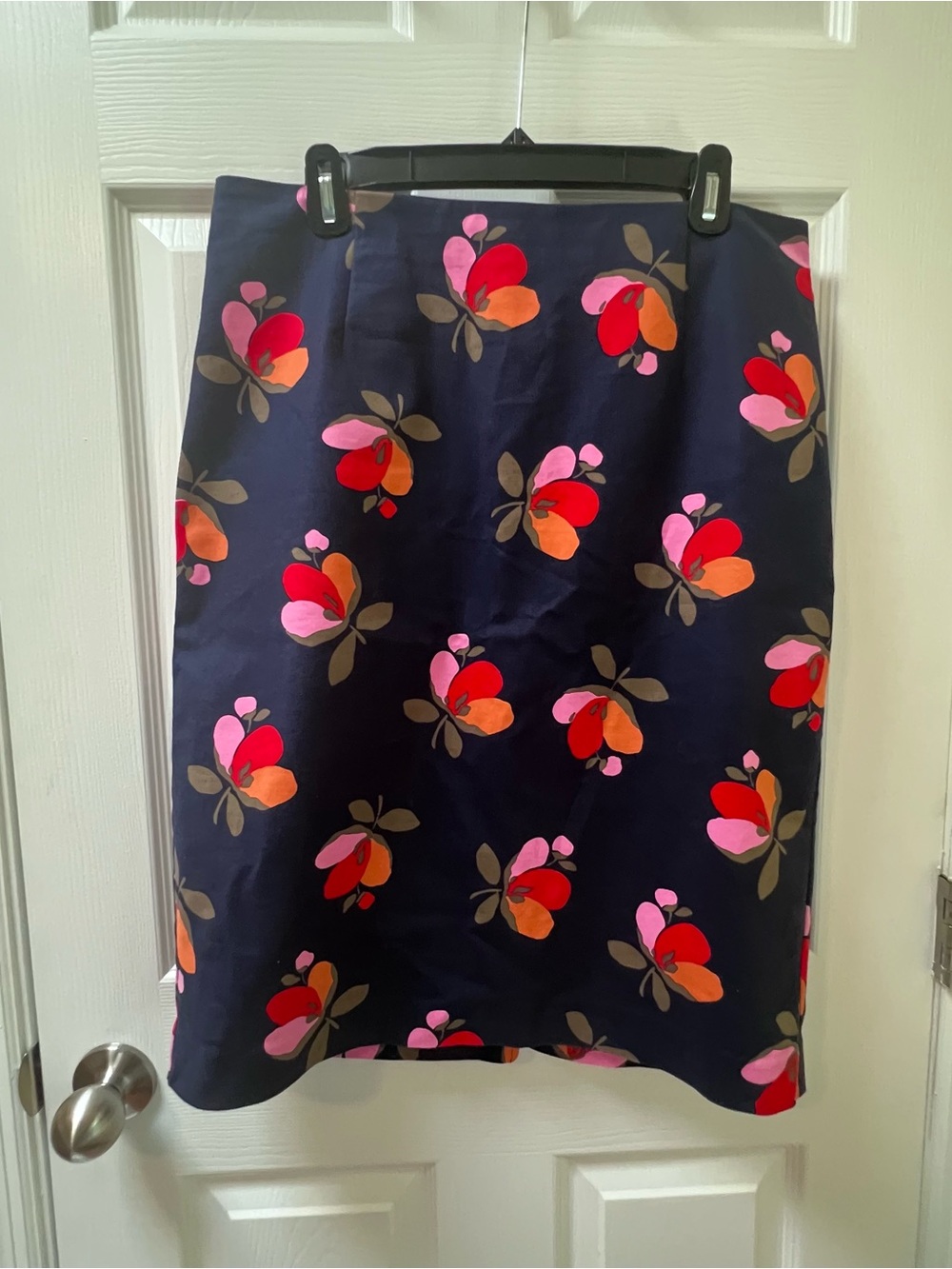 Boden Women's Pencil Skirt Navy Vibrant Red Pink Floral Size 12 Lagenlook Prep